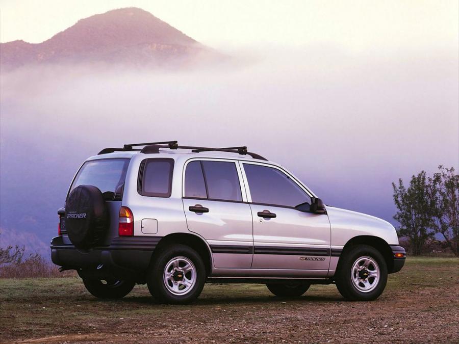  Chevrolet Tracker 1999 года  (фото 8 из 22)